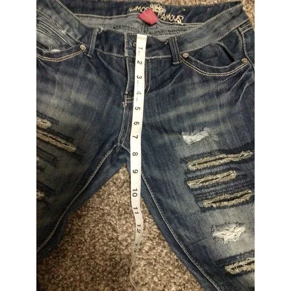 Almost Famous Women's Size 5 Distressed Whiskered Denim Jeans Ripped Streetwear - Picture 4 of 7